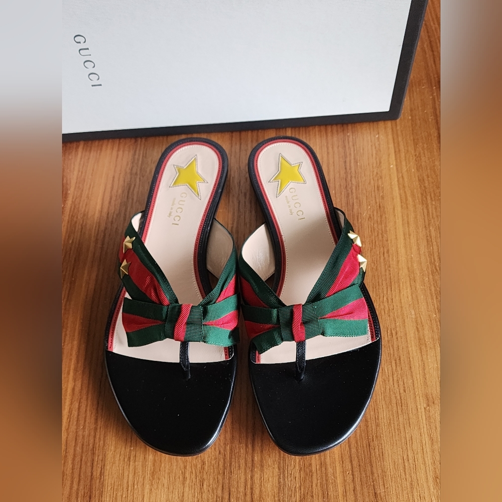 $595 Brand New 100% Auth Gucci Women's Red/Green Web Thong Sandals